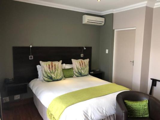 Room image 1