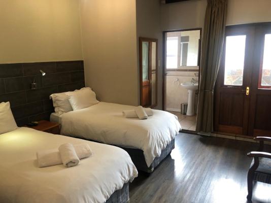 Room image 8