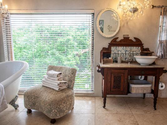 Room image 8