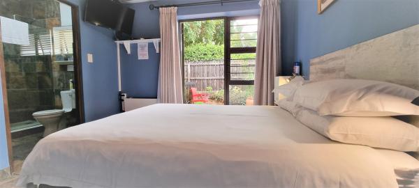 Room image 15