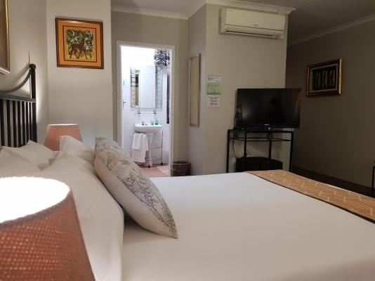 Room image 3