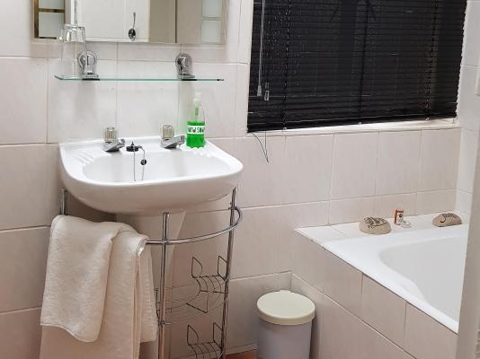 Room image 5