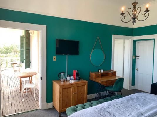 Room image 15