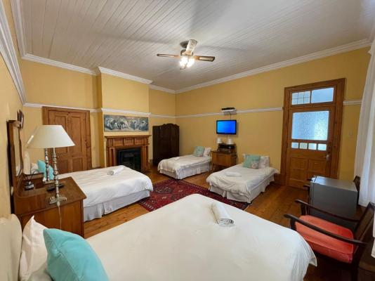 Room image 3