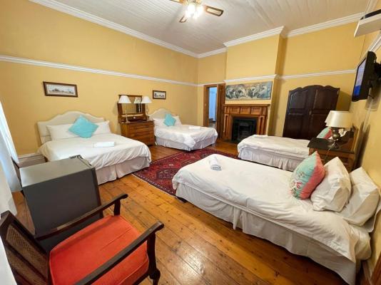 Room image 5