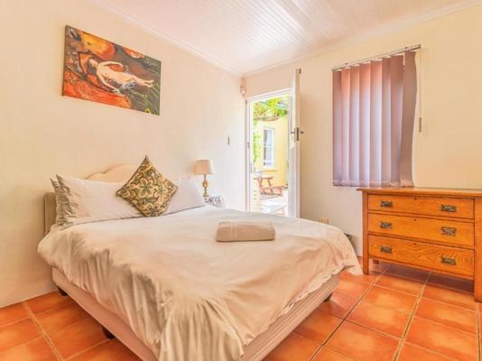 Room image 3