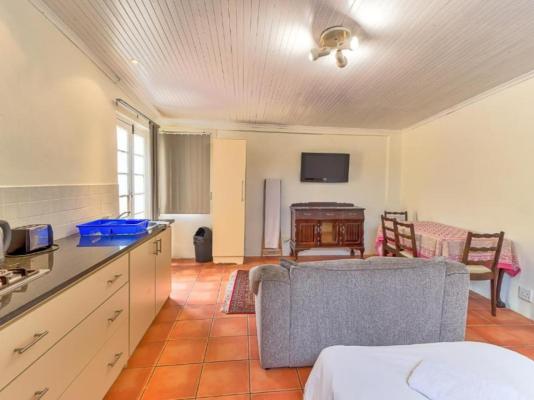 Room image 4