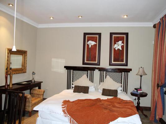 Room image 3