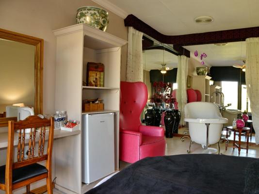 Room image 16