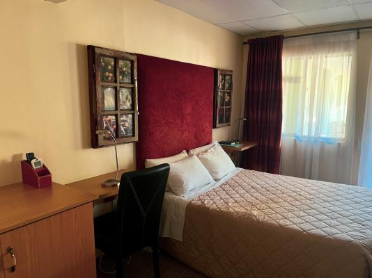 Room image 3