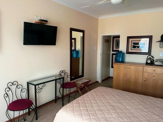 Room image 8