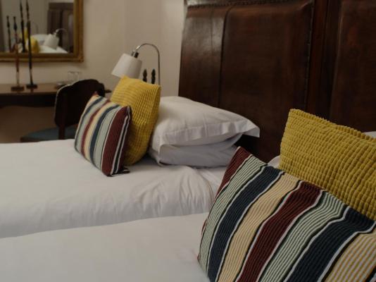 Room image 4