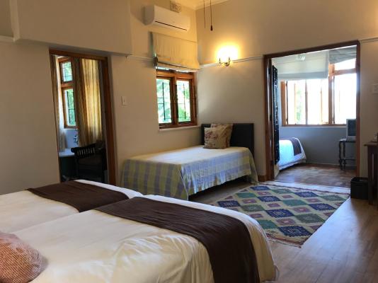 Room image 4