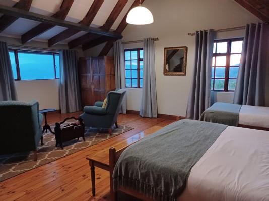 Room image 4
