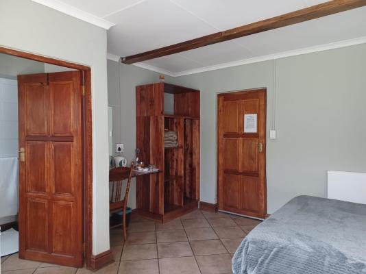 Room image 3