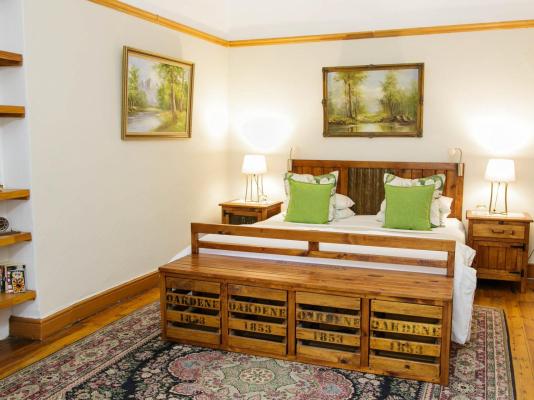 Room image 4