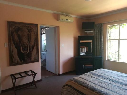Room image 1