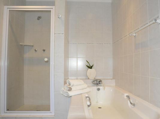 Room image 4