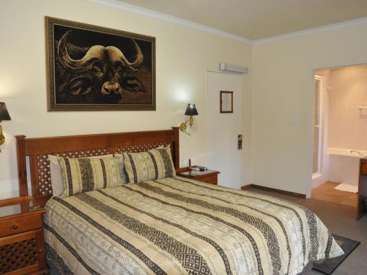 Room image 4