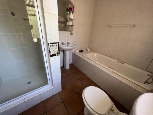 Room image 3