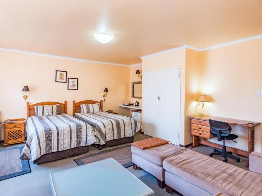 Room image 4