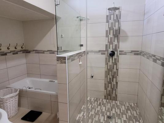 Room image 30