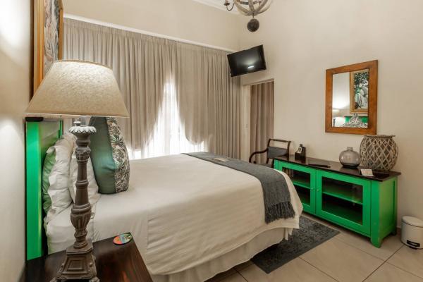 Room image 3