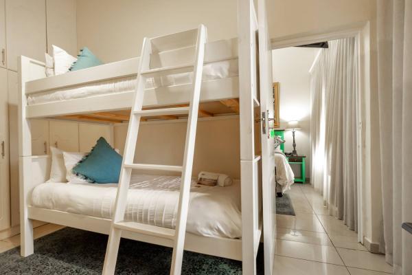 Room image 5