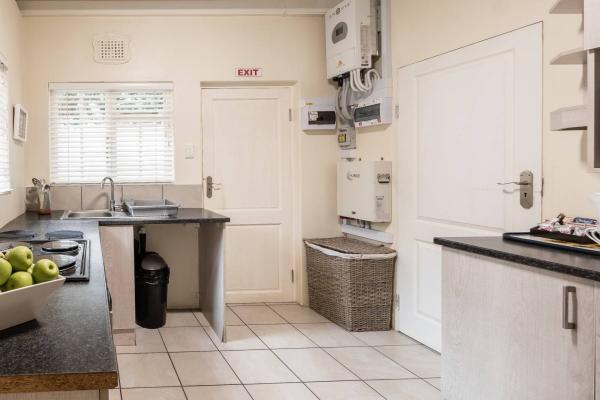 Room image 3