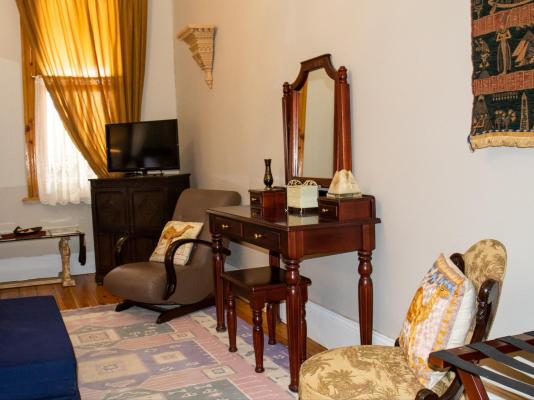 Room image 5