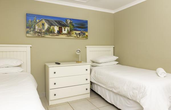 Room image 3