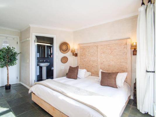 Room image 10
