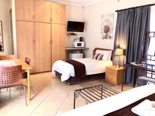 Room image 3
