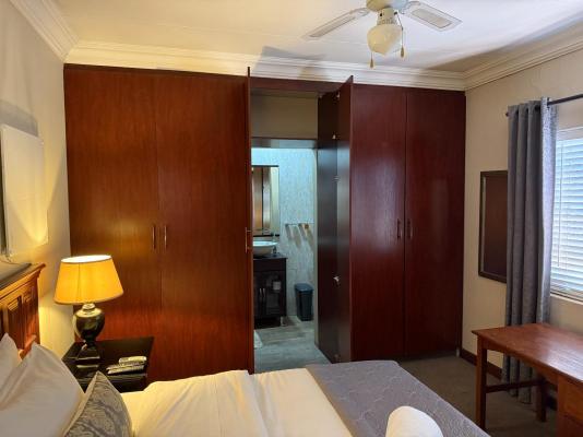 Room image 1