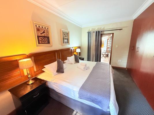 Room image 1