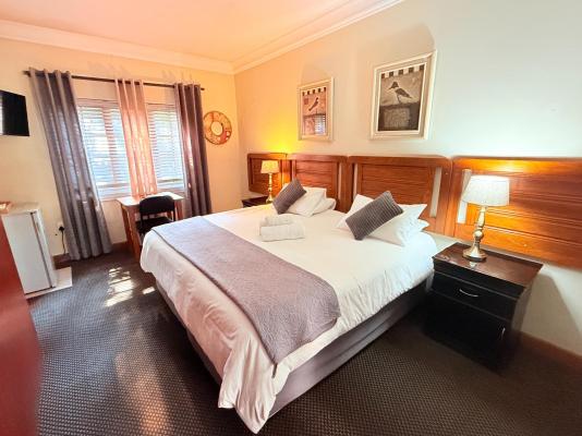 Room image 3