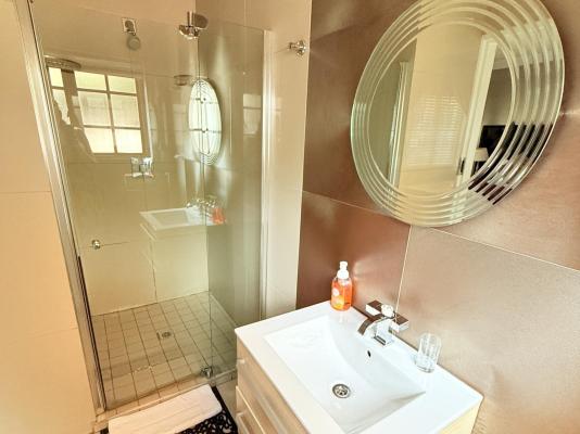 Room image 2