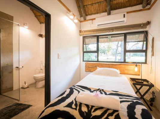 Room image 2
