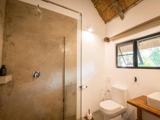 Room image 4