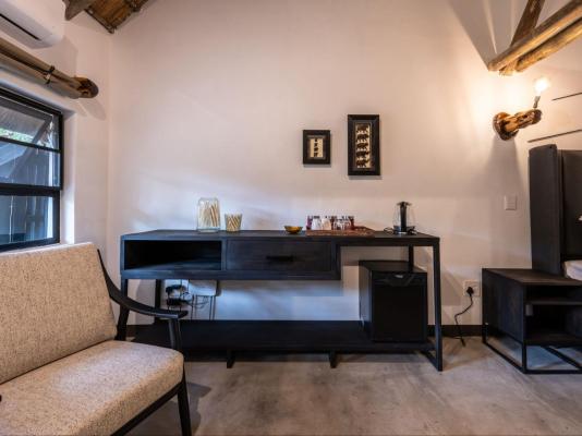 Room image 3