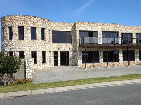 Stonehouse on Main - 229212