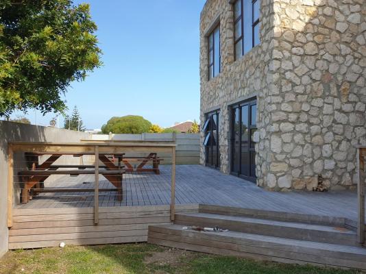 Stonehouse on Main - 229215