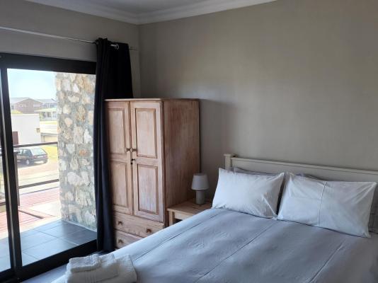 Room image 4