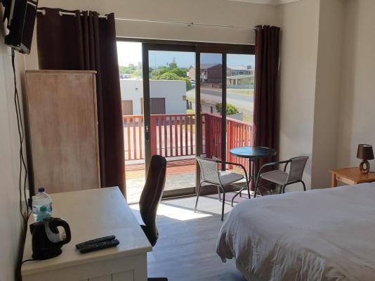 Room image 4