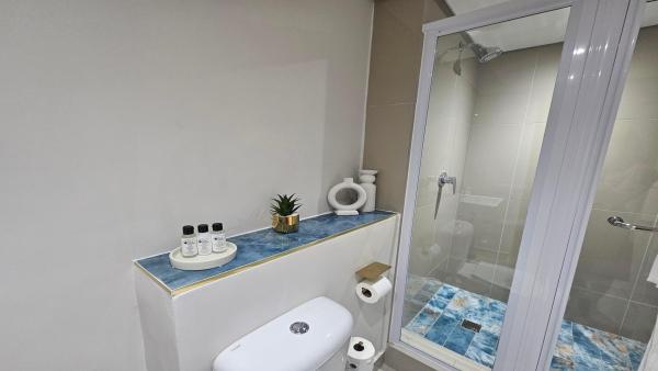 Room image 3