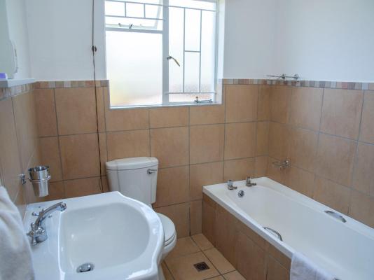 Room image 18