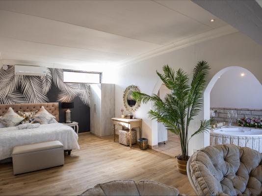 Room image 3