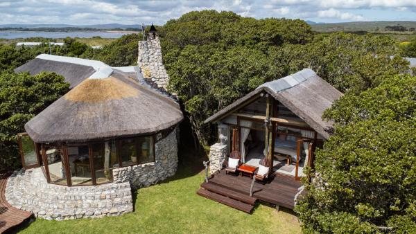 Mosaic Lagoon Lodge