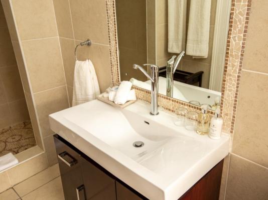 Room image 4