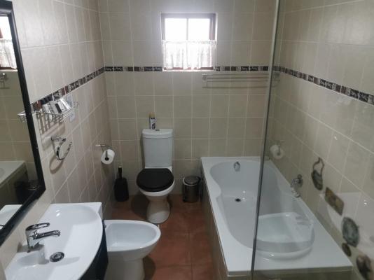 Room image 1